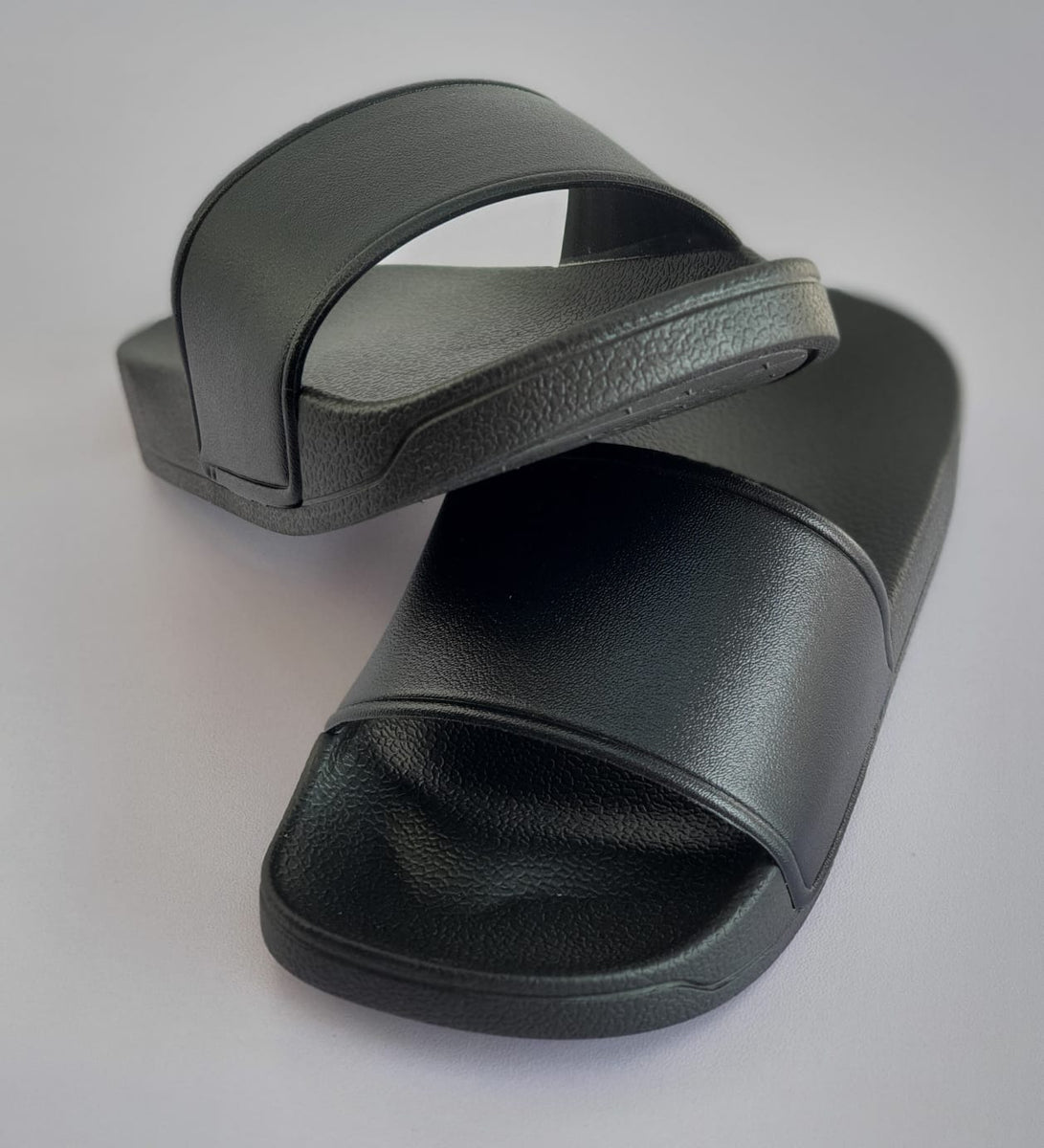 Plain slide discount sandals in bulk